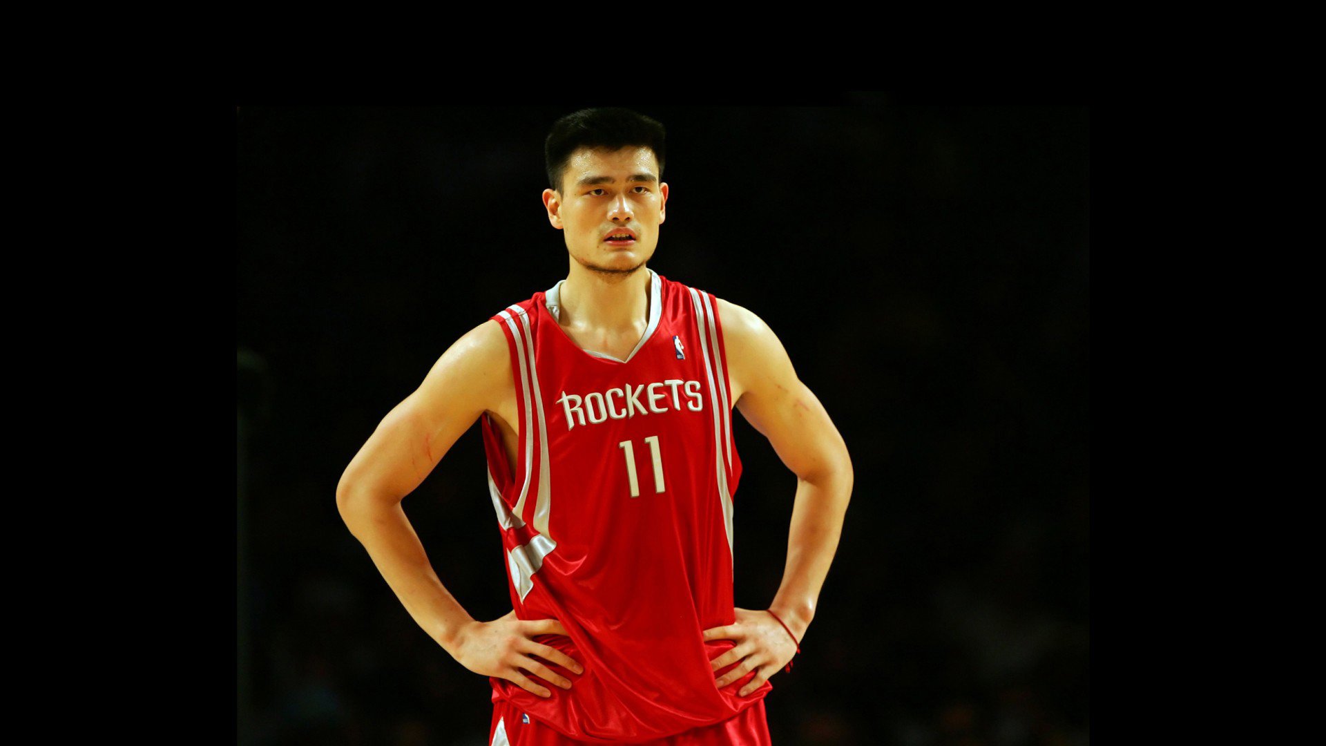 开云体育登录-青岛队横扫魔术,戈贝尔罚球制胜?这位NBA巨星为何穿上中国球衣?