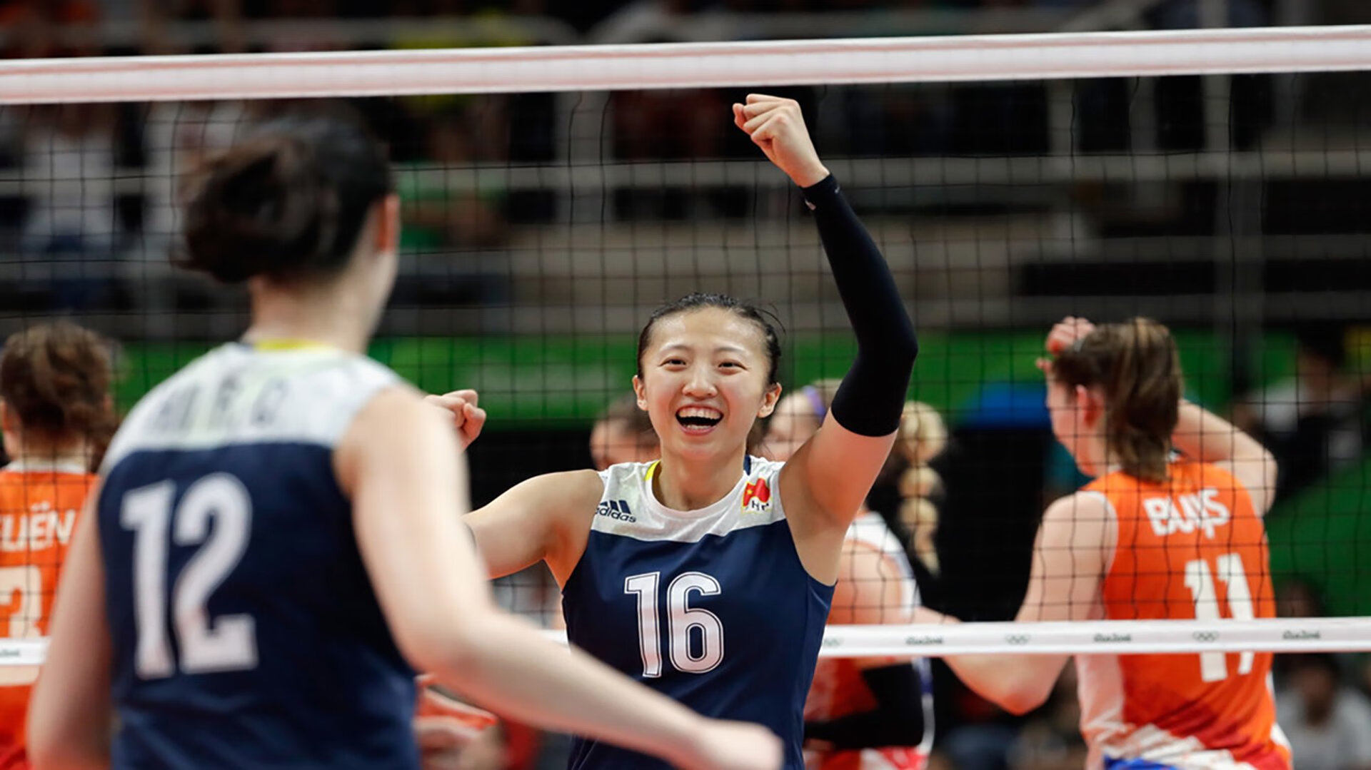 加纳4-1大胜伊朗!阿诺德补时致命一击,非洲黑星上演0-1到4-1的逆转翻盘